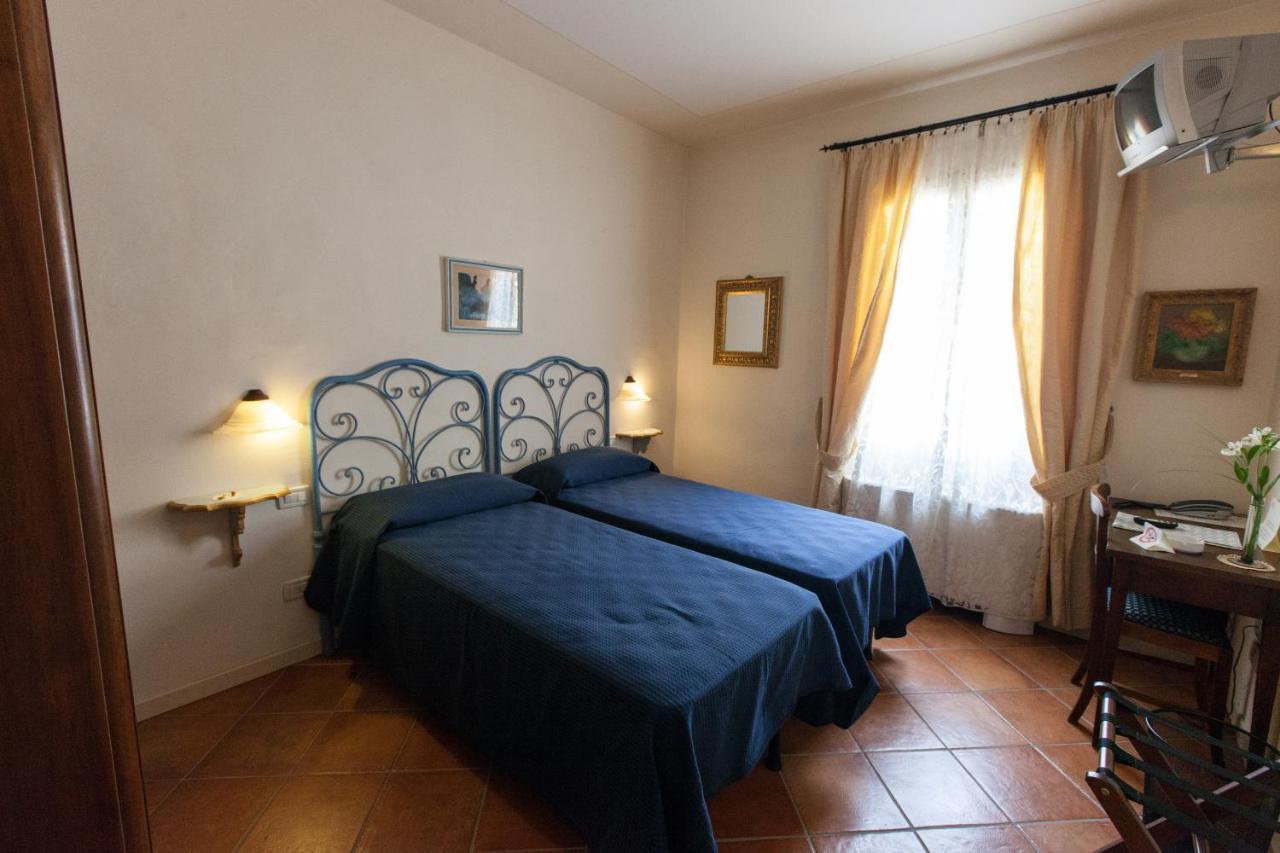 Hotel Locanda Degli Artisti 博尔戈圣洛伦索 外观 照片